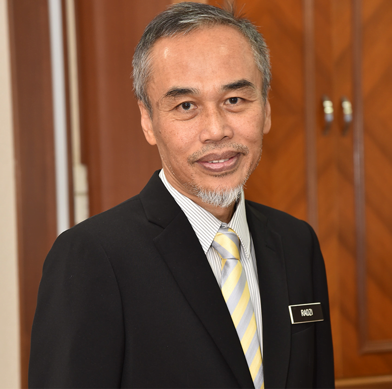 Datuk Dr. Muhammad Radzi bin Abu Hassan 